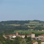 De Charme En Auvergne, Cour Fermee, Jardins Prives, Bbq, Babyfoot, Proche St Jacques De Compostelle - Fr-1-582-232 Tatil Evi Saint-Georges-Lagricol