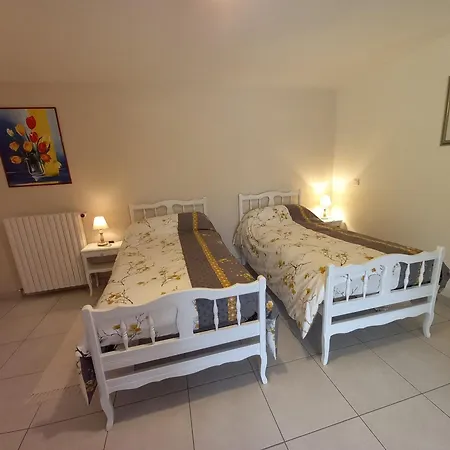 De Charme En Auvergne, Cour Fermee, Jardins Prives, Bbq, Babyfoot, Proche St Jacques De Compostelle - Fr-1-582-232 *