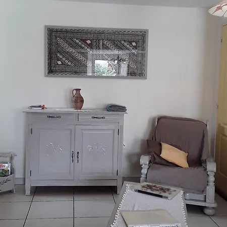 Holiday home De Charme En Auvergne, Cour Fermee, Jardins Prives, Bbq, Babyfoot, Proche St Jacques De Compostelle - Fr-1-582-232 *