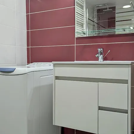 De Charme En Auvergne, Cour Fermee, Jardins Prives, Bbq, Babyfoot, Proche St Jacques De Compostelle - Fr-1-582-232 بيت للعطل *