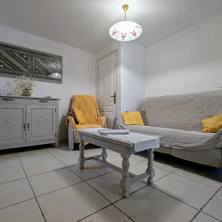 بيت للعطل De Charme En Auvergne, Cour Fermee, Jardins Prives, Bbq, Babyfoot, Proche St Jacques De Compostelle - Fr-1-582-232 *