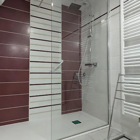 بيت للعطل De Charme En Auvergne, Cour Fermee, Jardins Prives, Bbq, Babyfoot, Proche St Jacques De Compostelle - Fr-1-582-232 Saint-Georges-Lagricol