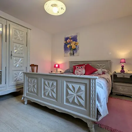 De Charme En Auvergne, Cour Fermee, Jardins Prives, Bbq, Babyfoot, Proche St Jacques De Compostelle - Fr-1-582-232 منزل ريفي Saint-Georges-Lagricol