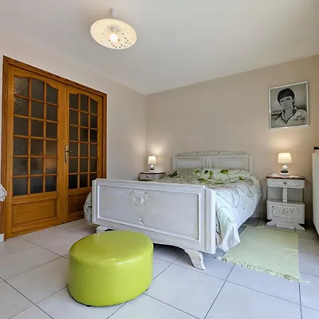 De Charme En Auvergne, Cour Fermee, Jardins Prives, Bbq, Babyfoot, Proche St Jacques De Compostelle - Fr-1-582-232 Saint-Georges-Lagricol