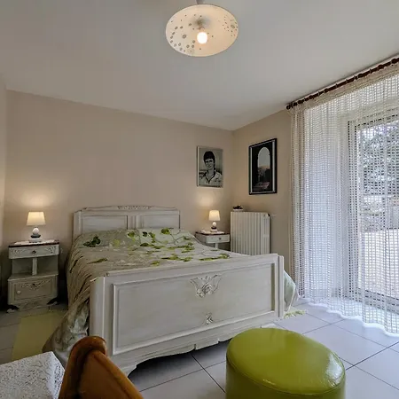 De Charme En Auvergne, Cour Fermee, Jardins Prives, Bbq, Babyfoot, Proche St Jacques De Compostelle - Fr-1-582-232 بيت للعطل Saint-Georges-Lagricol