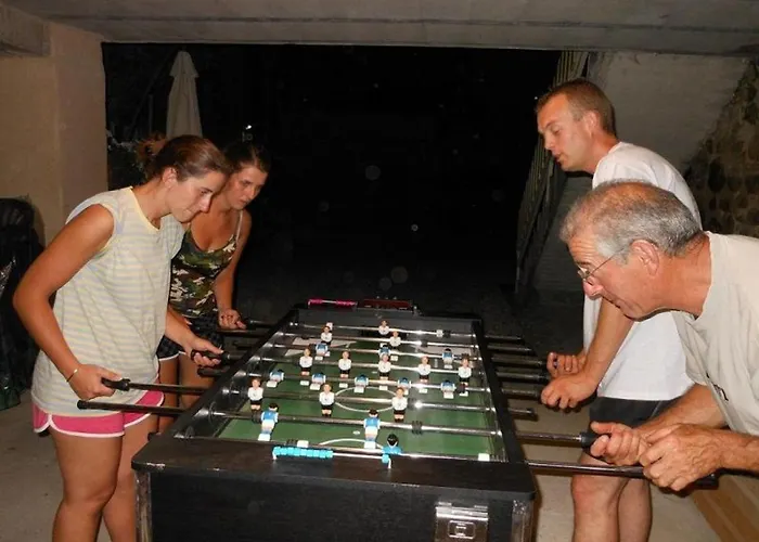 De Charme En Auvergne, Cour Fermee, Jardins Prives, Bbq, Babyfoot, Proche St Jacques De Compostelle - Fr-1-582-232 Holiday home