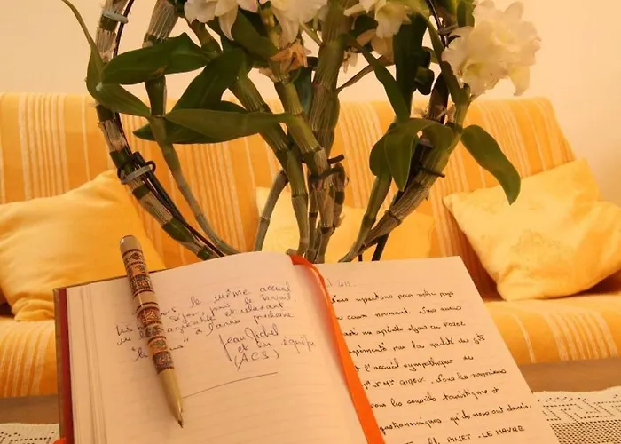 Holiday home De Charme En Auvergne, Cour Fermee, Jardins Prives, Bbq, Babyfoot, Proche St Jacques De Compostelle - Fr-1-582-232 Saint-Georges-Lagricol