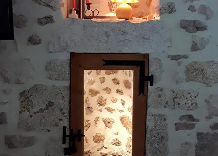 De Charme En Auvergne, Cour Fermee, Jardins Prives, Bbq, Babyfoot, Proche St Jacques De Compostelle - Fr-1-582-232 *